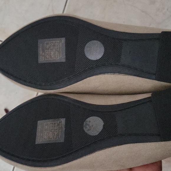Free Reign flat shoes Brand New outbox color cream size 7(W) - Picture 4 of 4